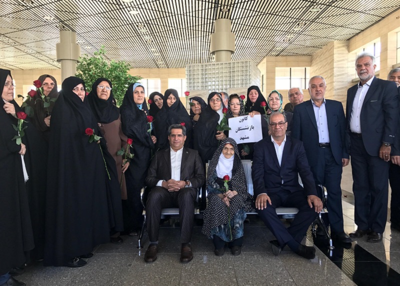 ورود اولین گروه زائران طرح کرامت احمدی به شیراز